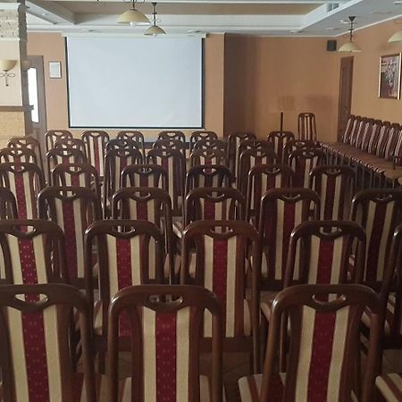Shato Paradis Hotel Irpin Esterno foto