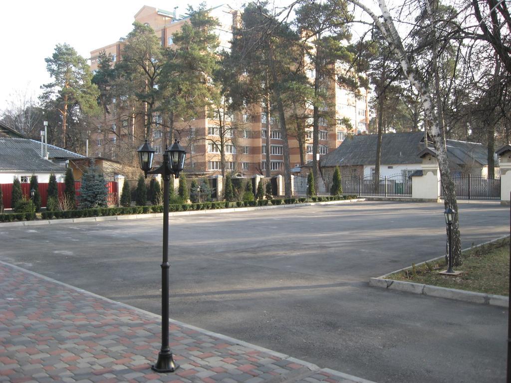 Shato Paradis Hotel Irpin Esterno foto