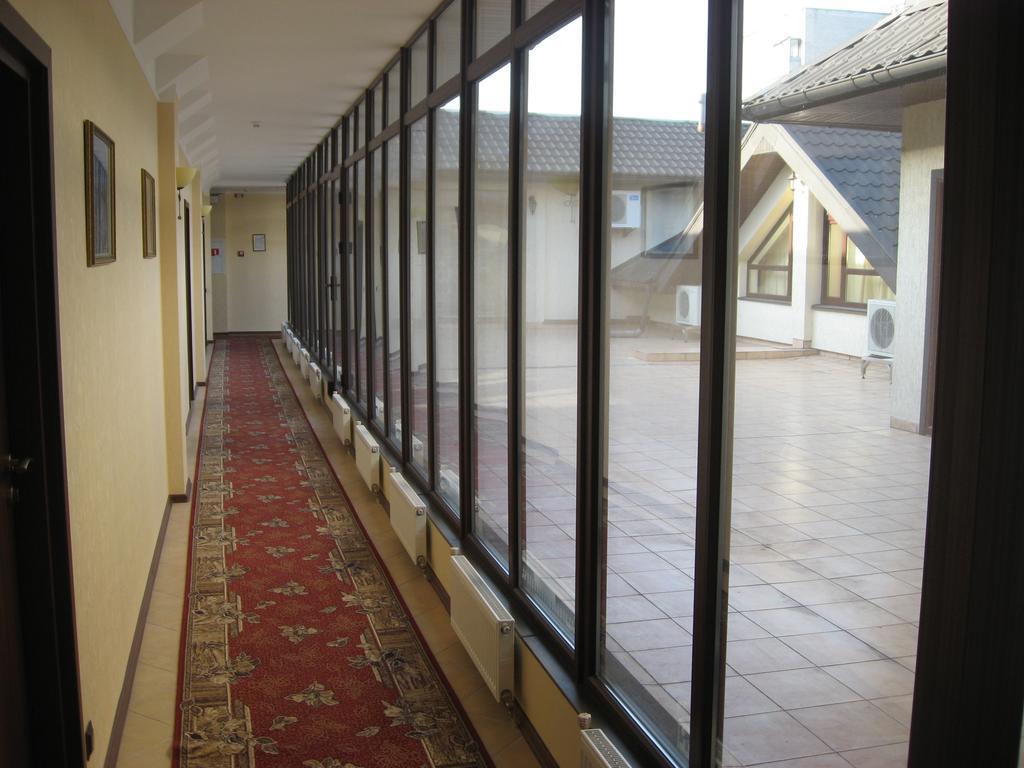 Shato Paradis Hotel Irpin Esterno foto